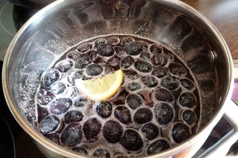 Класичне варення із чорного винограду